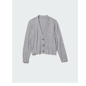 Uniqlo Heather Gray Knit Sweater